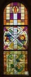 Buntglas-Fenster in der Kirche Maria Hilfe der Christen in Karlsbad Spielberg